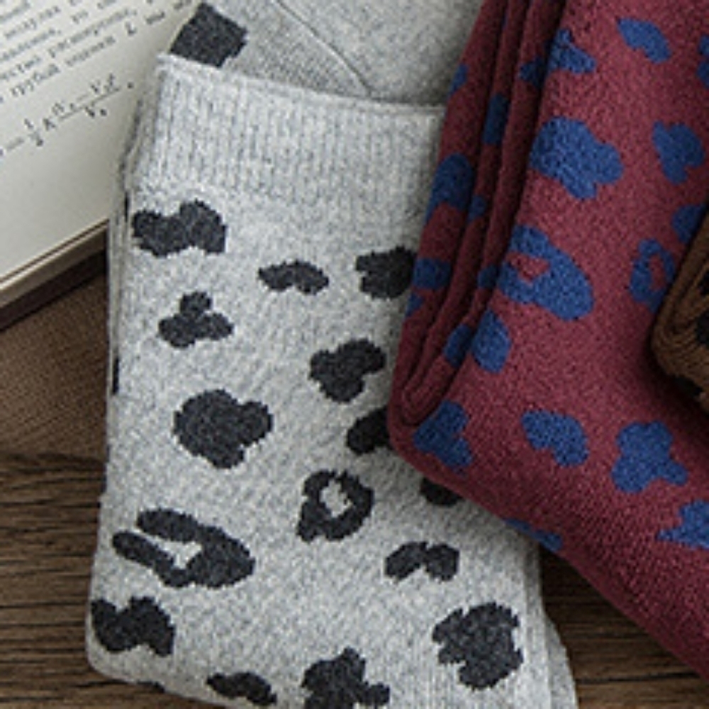 Leopard Print Ankle Socks In Gray - Picture 2 of 6